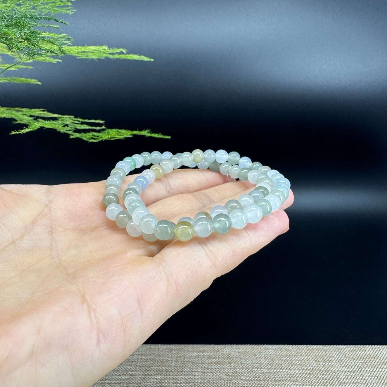 Natural Jadeite Jade Round Icy Green Beads Bracelet ( 6 mm )
