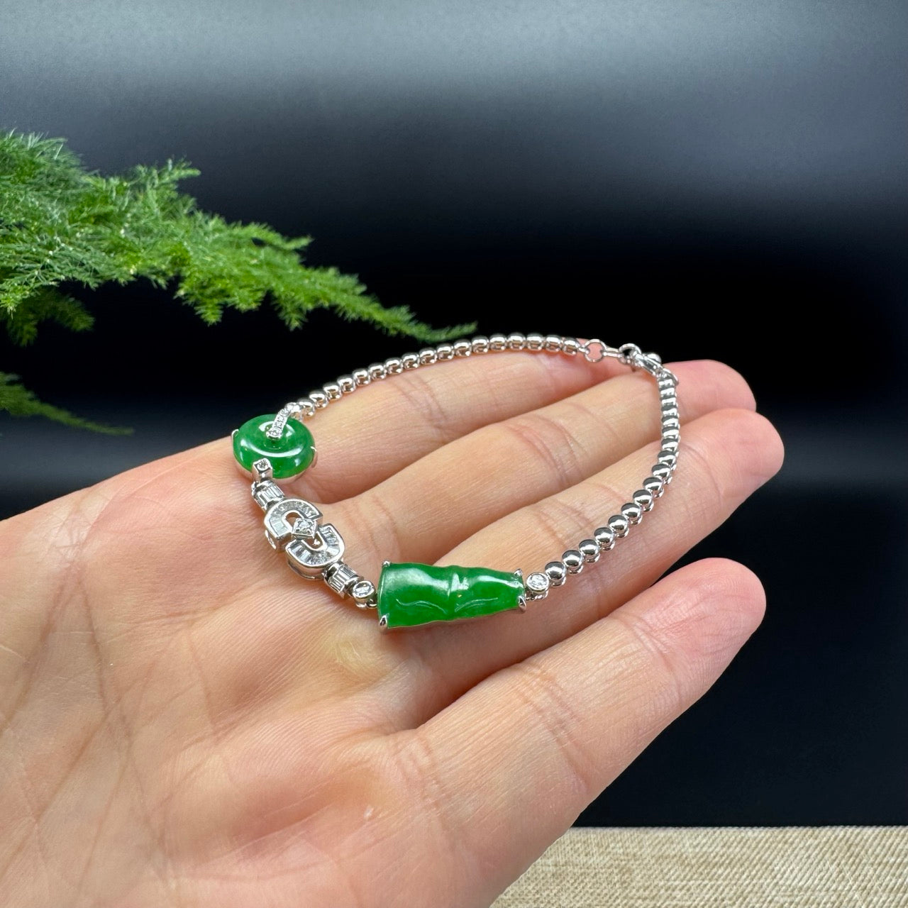 18K White Gold Imperial Green Koukou&Bamboo Jadeite Jade Bracelet With Diamonds
