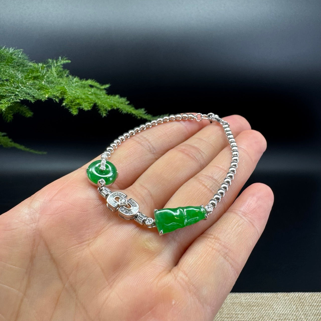 18K White Gold Imperial Green Koukou&Bamboo Jadeite Jade Bracelet With Diamonds