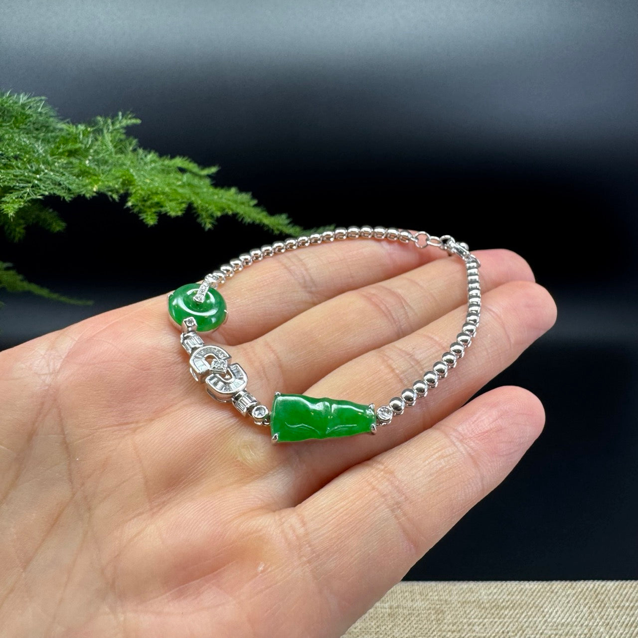 18K White Gold Imperial Green Koukou&Bamboo Jadeite Jade Bracelet With Diamonds