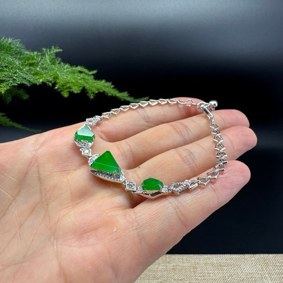 18K White Gold Imperial Green Polygon Jadeite Jade Bracelet With Diamonds
