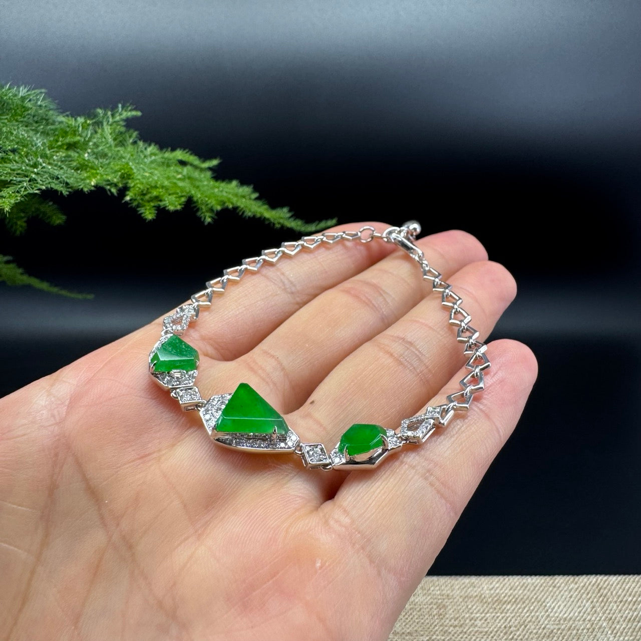 18K White Gold Imperial Green Polygon Jadeite Jade Bracelet With Diamonds