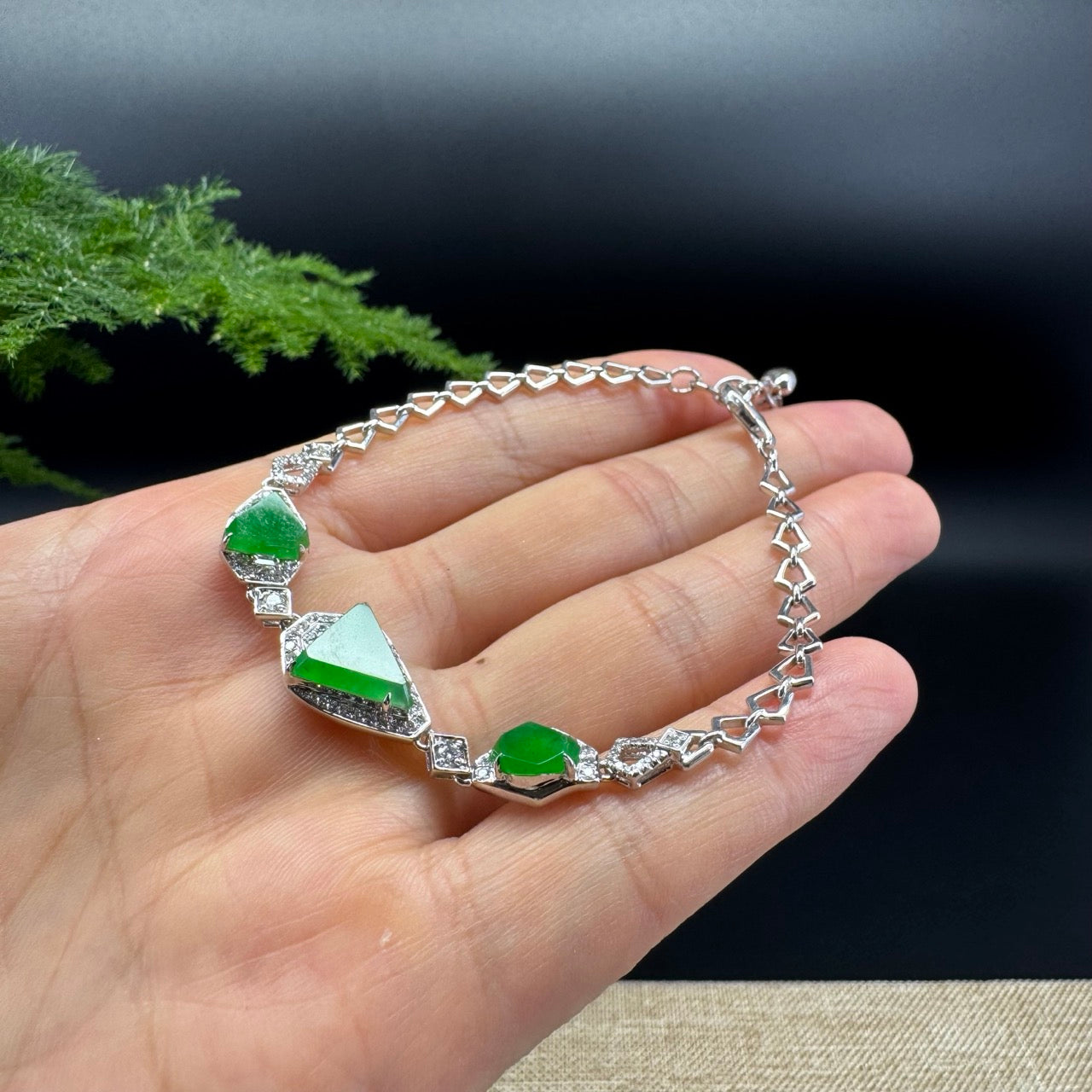 18K White Gold Imperial Green Polygon Jadeite Jade Bracelet With Diamonds