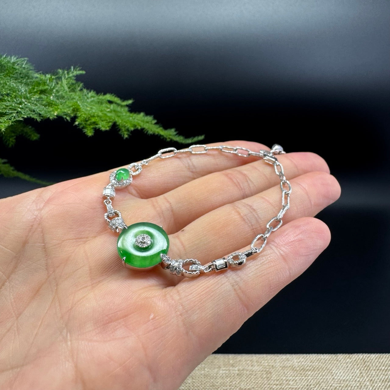 18K White Gold Imperial Green Koukou Jadeite Jade Bracelet With Diamonds