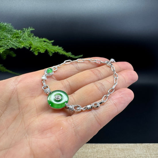 18K White Gold Imperial Green Koukou Jadeite Jade Bracelet With Diamonds