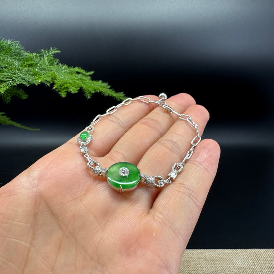 18K White Gold Imperial Green Koukou Jadeite Jade Bracelet With Diamonds