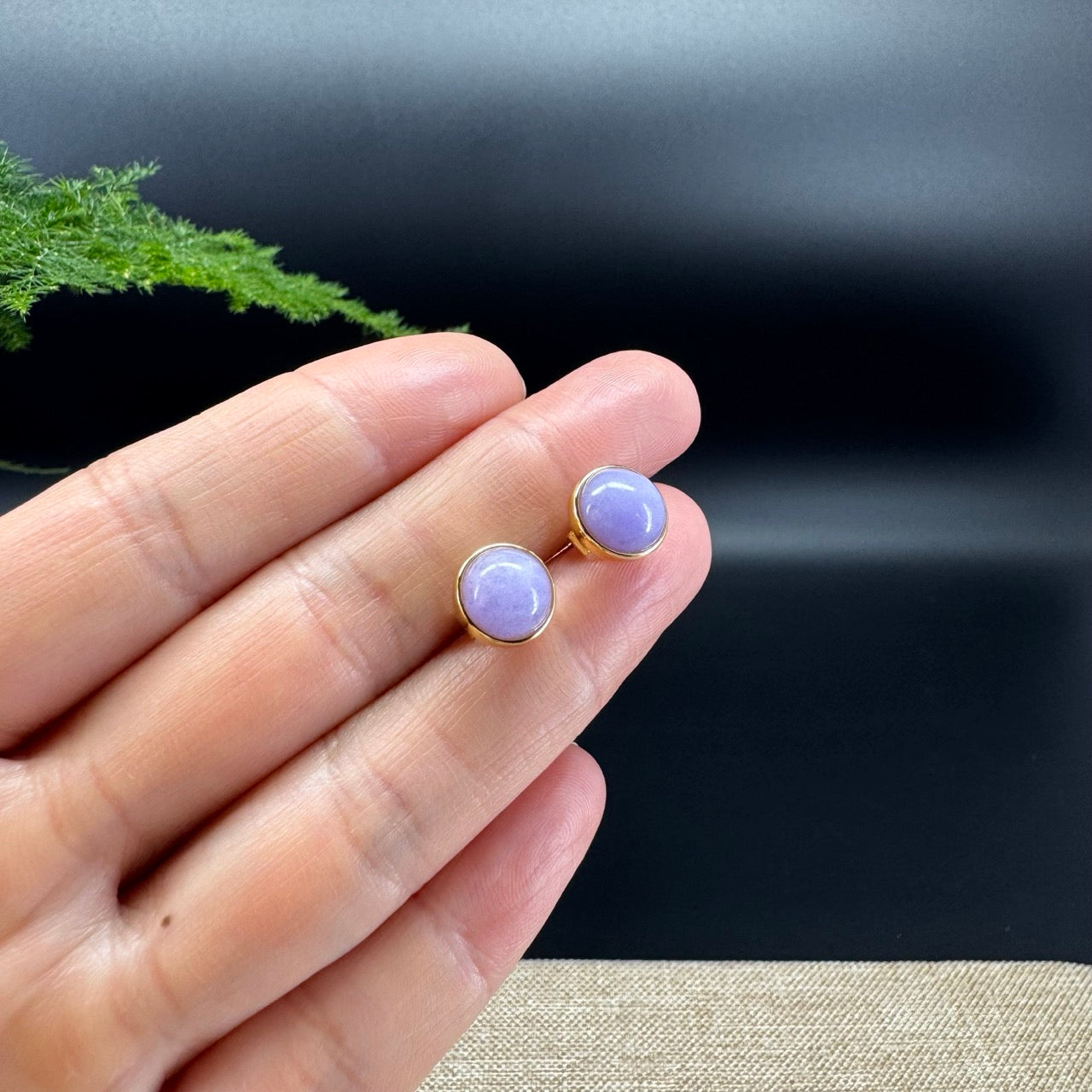 RealJade® 18k Yellow Gold Lavender Jadeite Jade Round Earrings