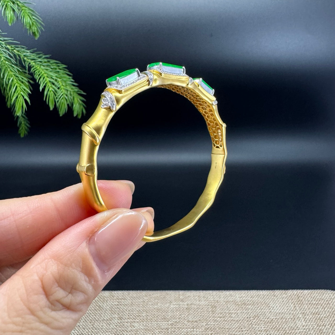 RealJade Luxury 18K Yellow Gold Genuine Green Jadeite Jade Bamboo Bangle With Diamonds