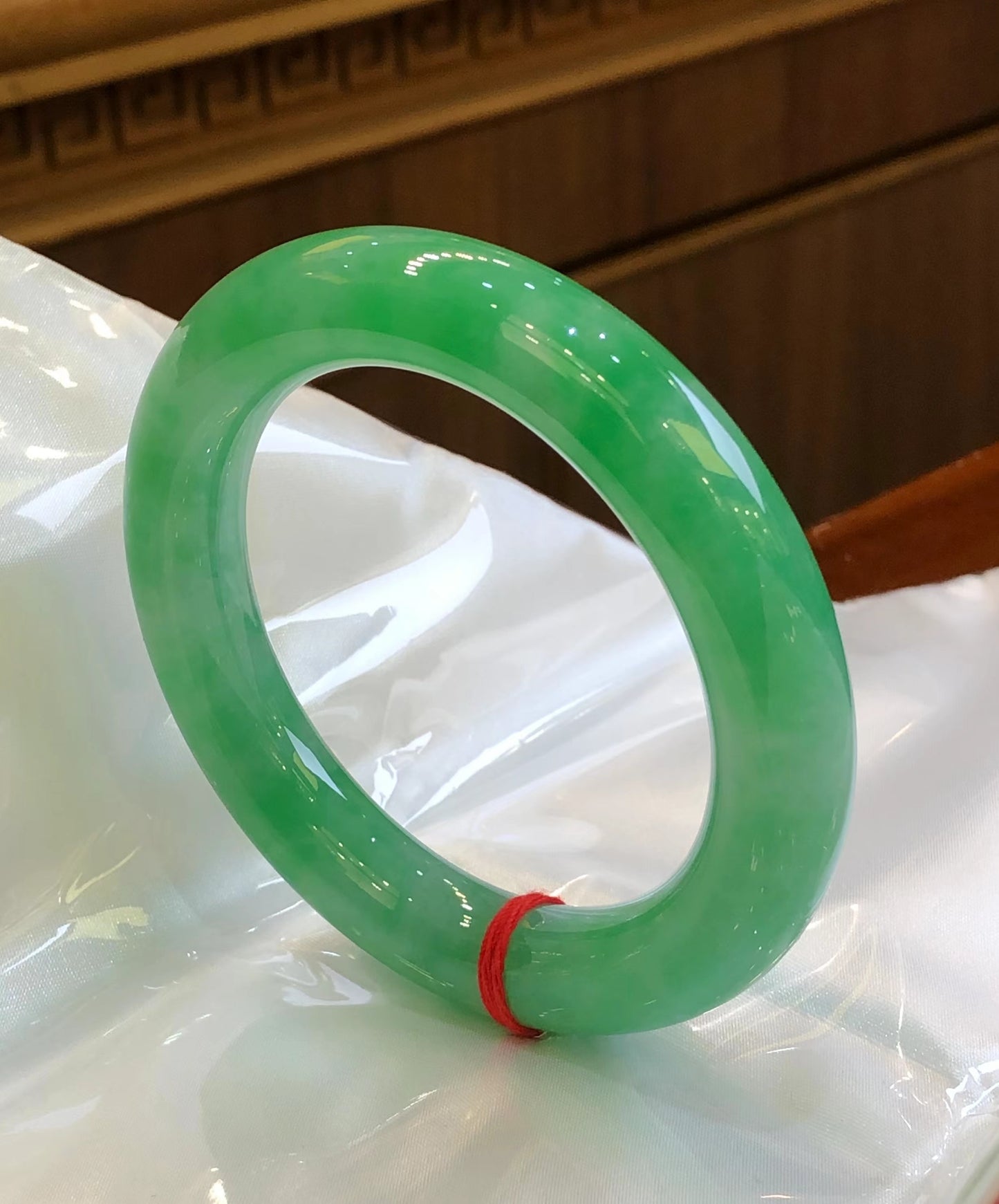Genuine Burmese High-end Jade Jadeite Oval Bangle Bracelet ( 57.6mm )( Collectibles )
