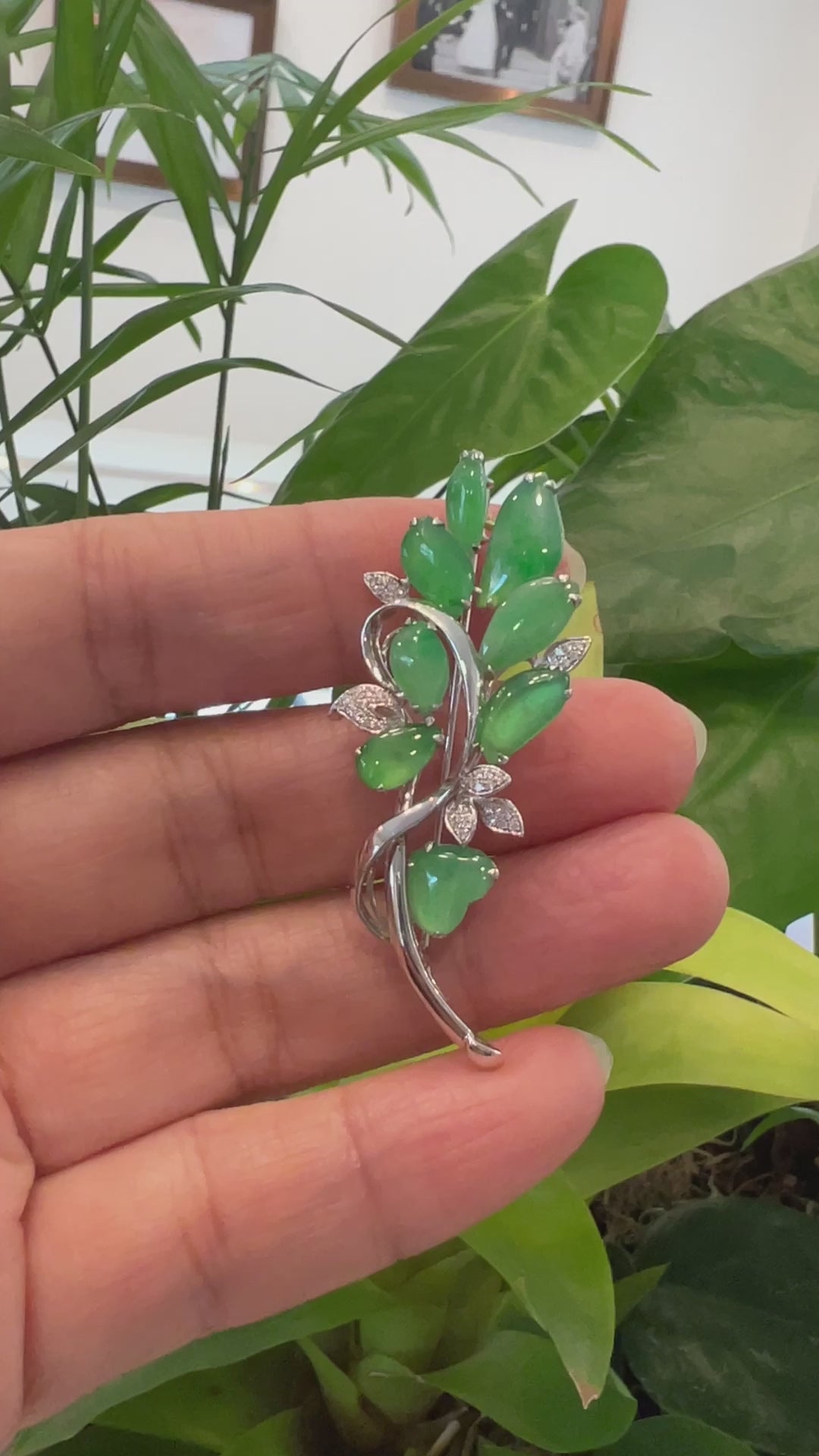 Load and play video in Gallery viewer, RealJade® Co. 18K White Gold Genuine Imperial Jadeite Jade Brooch with Diamonds
