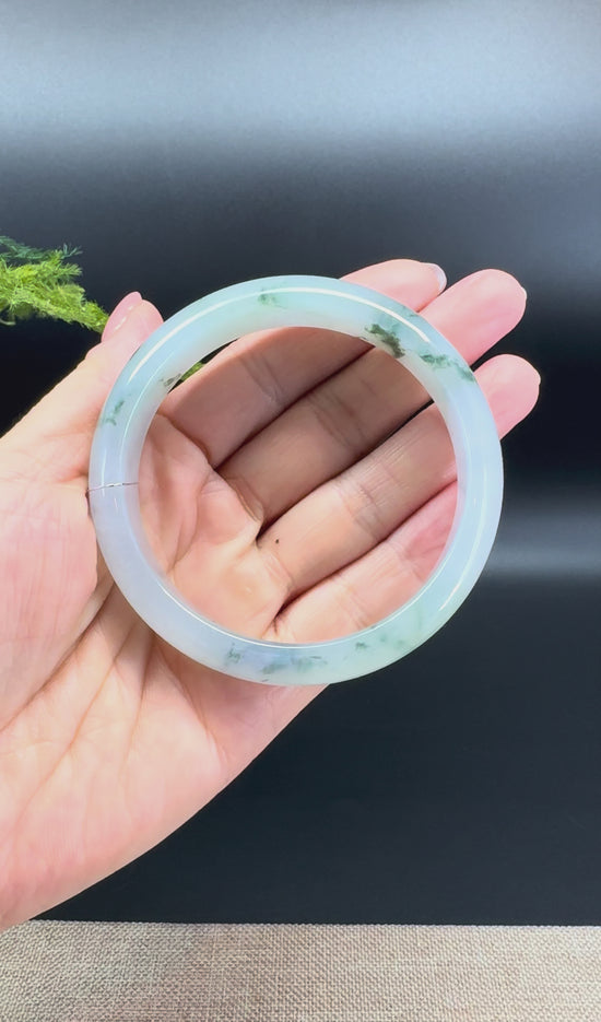 Load and play video in Gallery viewer, Genuine Burmese Icy Green Jade Jadeite Bangle Bracelet ( 61.7mm )
