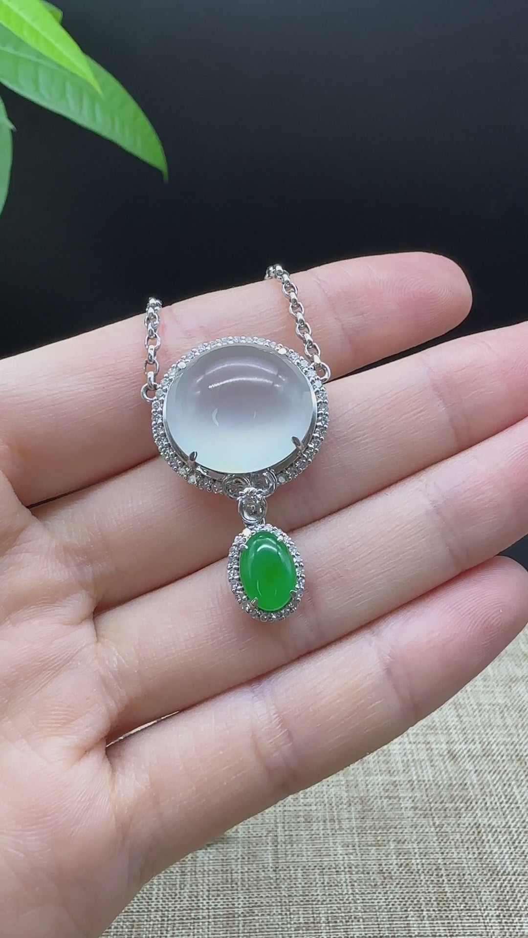 Load and play video in Gallery viewer, 18K White Gold Oval Imperial Jadeite Jade Cabochon Necklace with Diamonds
