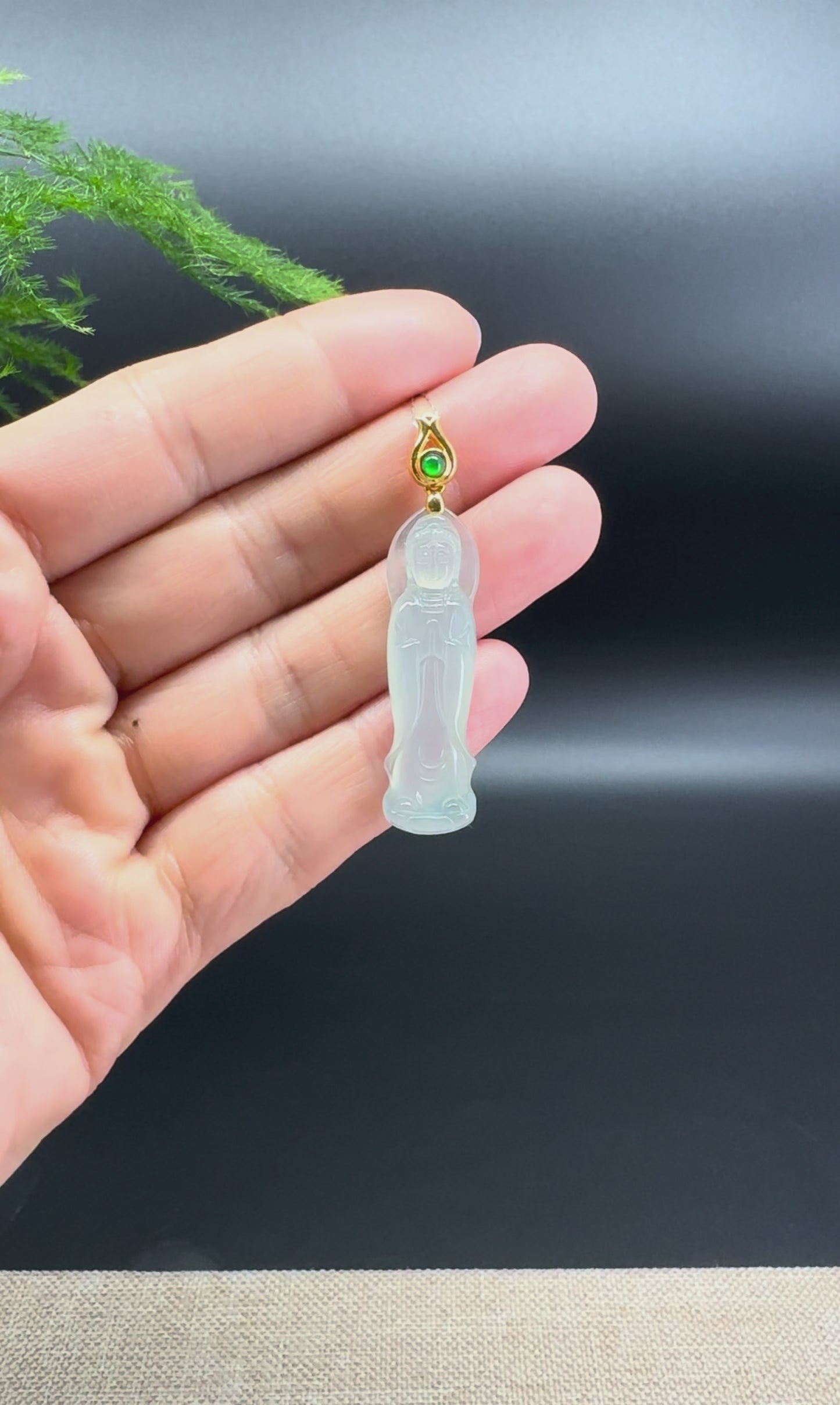 RealJade® 18K Yellow Gold Genuine Light Green Jadeite Jade Guanyin Pendant Necklace