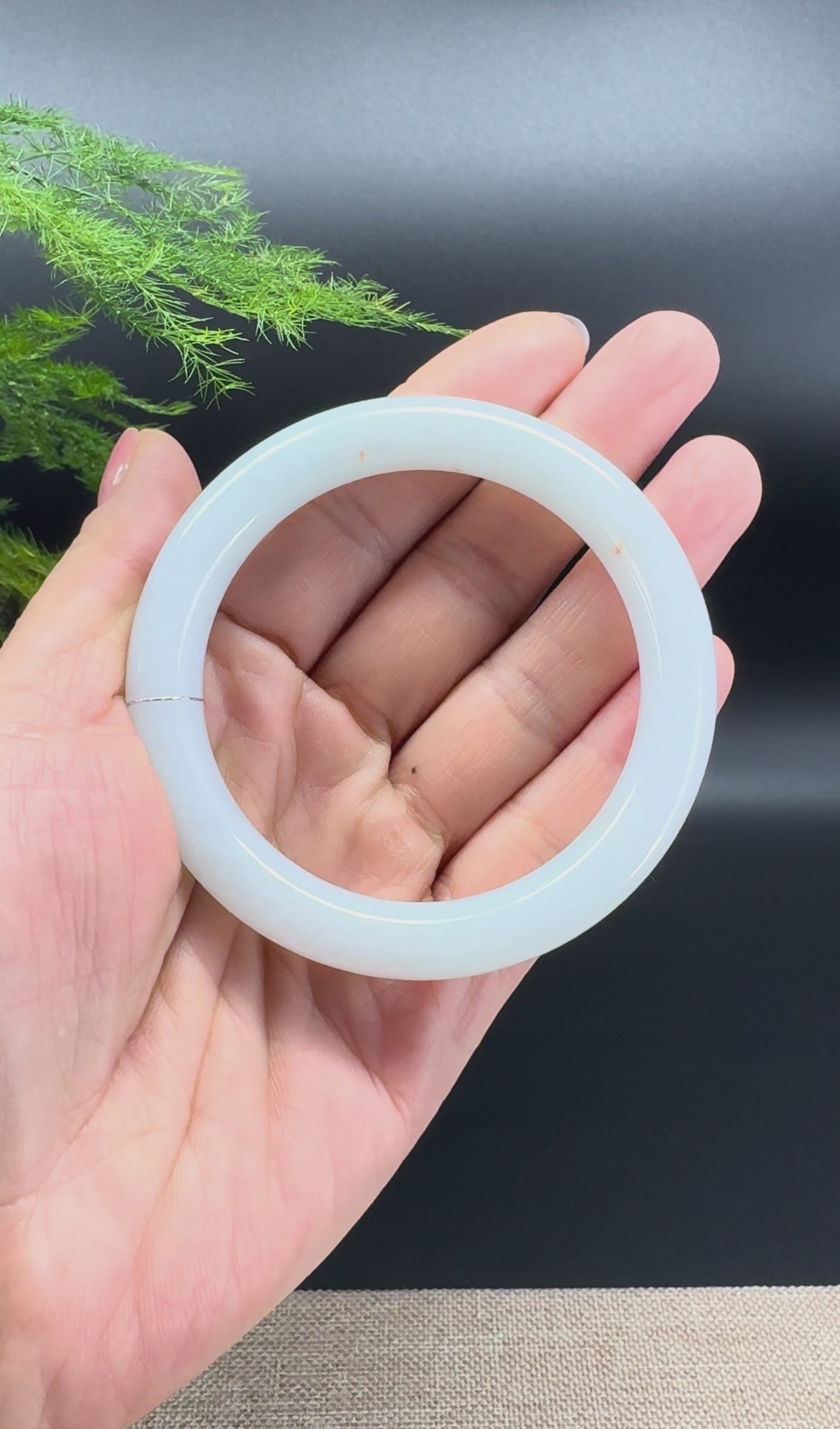 Load and play video in Gallery viewer, Genuine Burmese Icy Jade Jadeite Bangle Bracelet ( 54.8mm )

