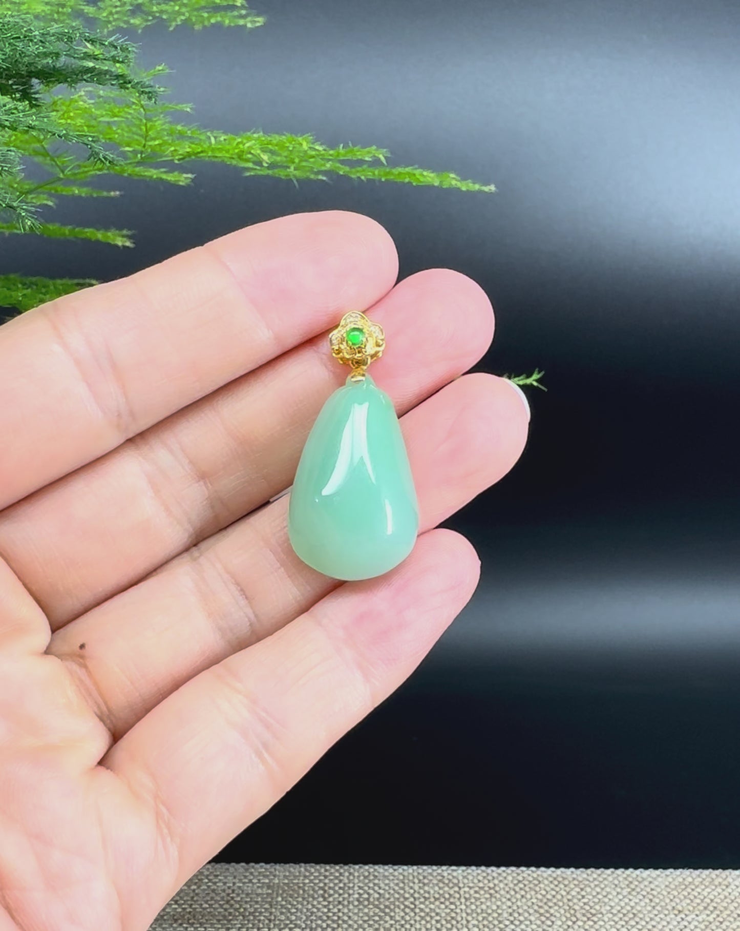 Load and play video in Gallery viewer, 18K Yellow Gold Green Jadeite Jade Shou Tao Pendant with Diamond
