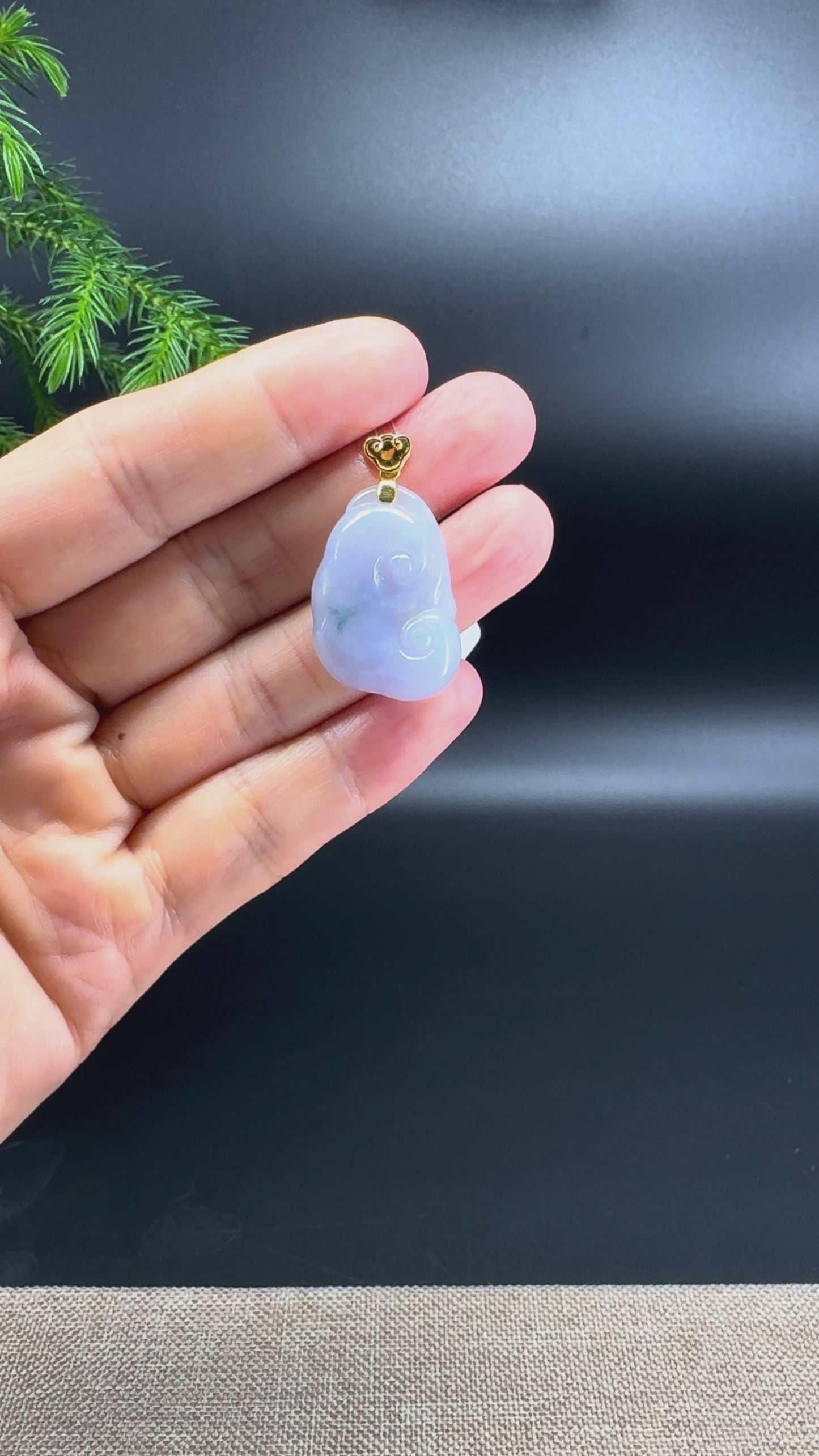 RealJade® Co. 18K Yellow Gold Genuine Burmese Light Lavender Jadeite Jade RuYi Pendant