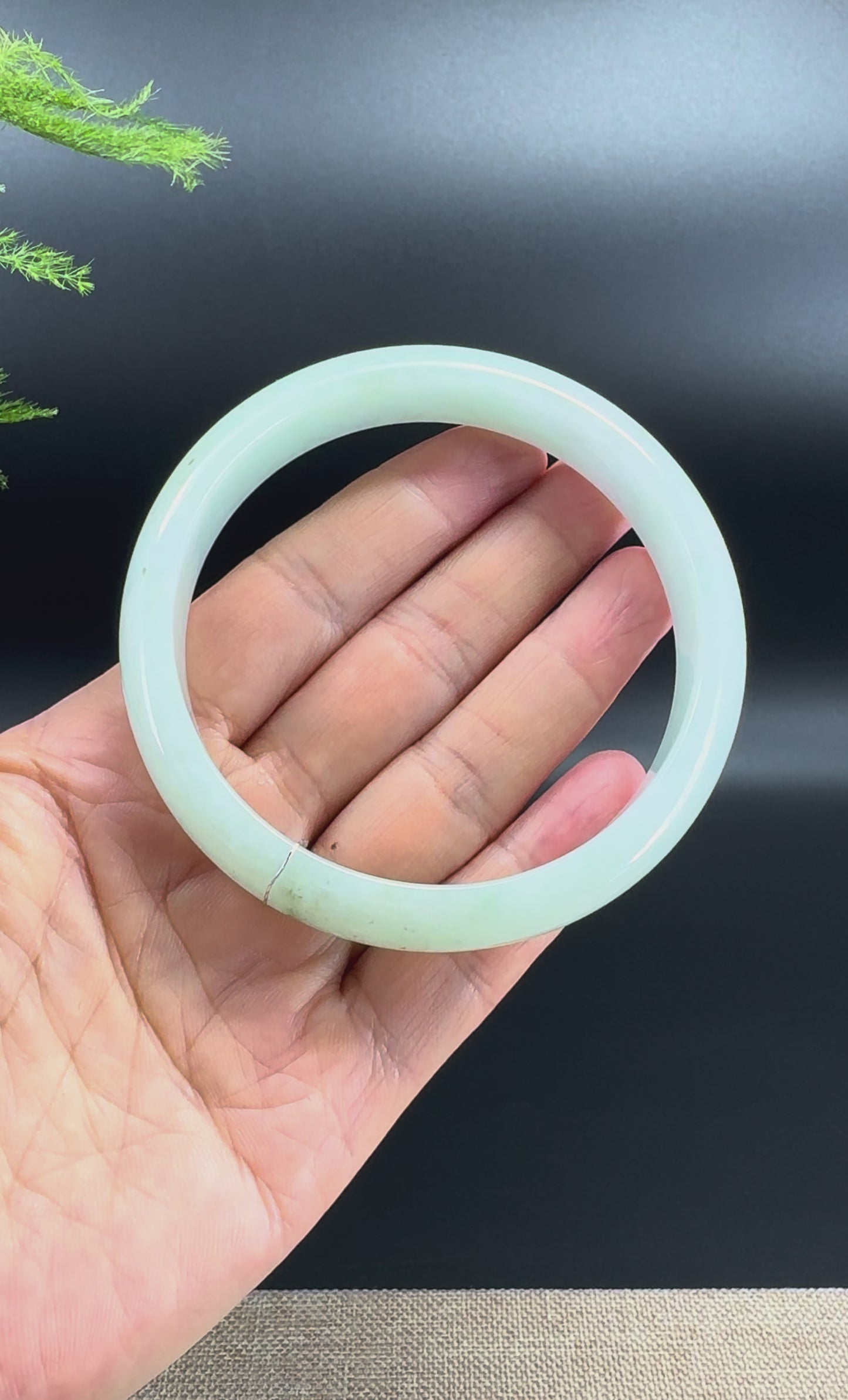 Load and play video in Gallery viewer, Genuine Burmese Green Jadeite Jade Bangle Bracelet (66.5mm)
