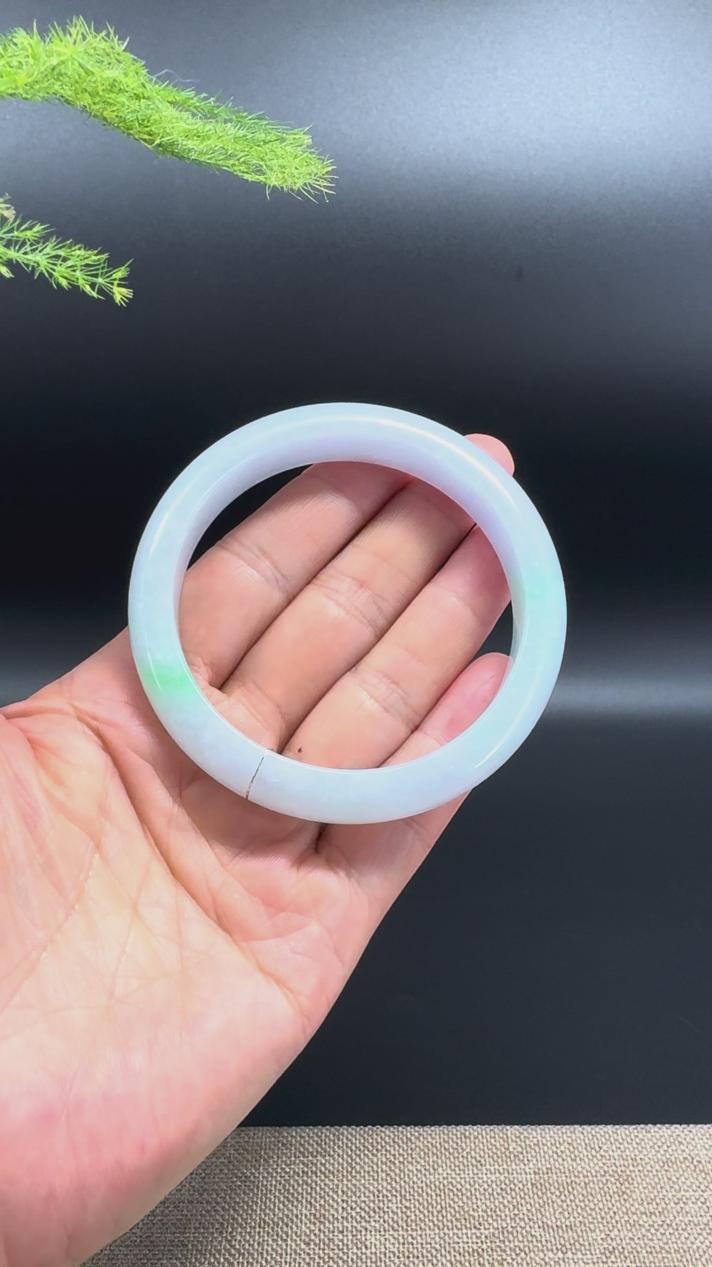 Genuine Burmese Icy Green Jadeite Jade Bangle Bracelet ( 59.8mm )