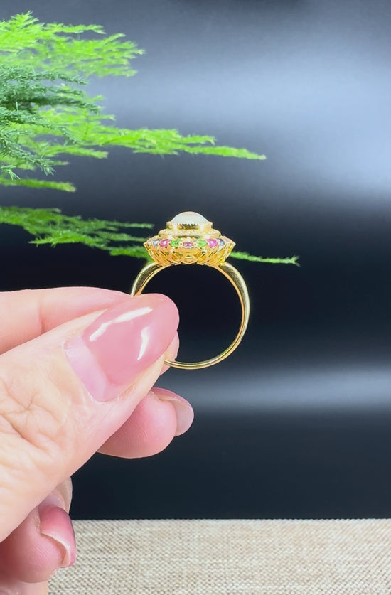 Load and play video in Gallery viewer, RealJade® &amp;quot;Signature Signet&amp;quot; 18K Yellow Gold Icy Jadeite Jade Ring
