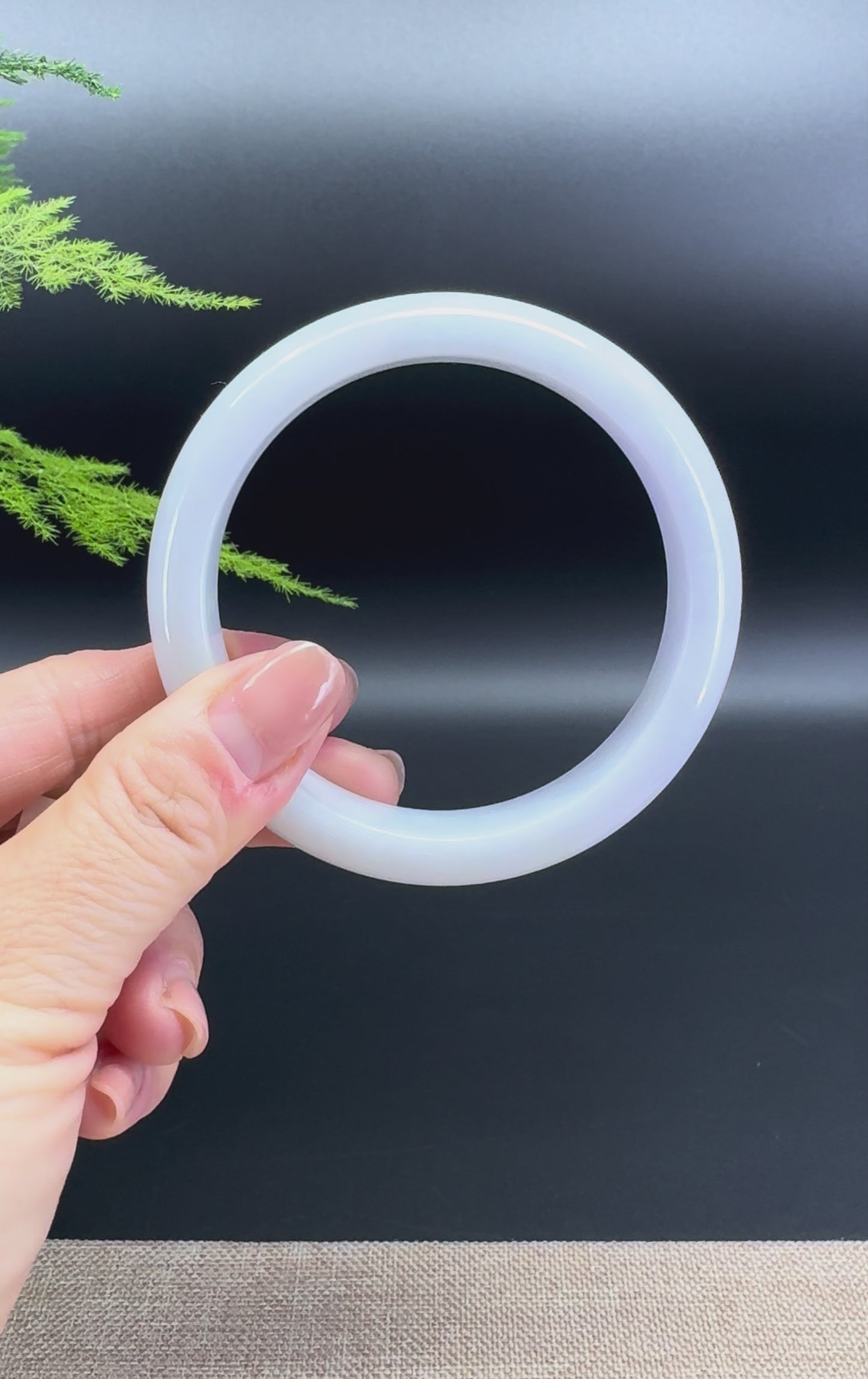 Load and play video in Gallery viewer, Genuine Burmese Lavender Jade Jadeite Bangle Bracelet ( 61.6mm )
