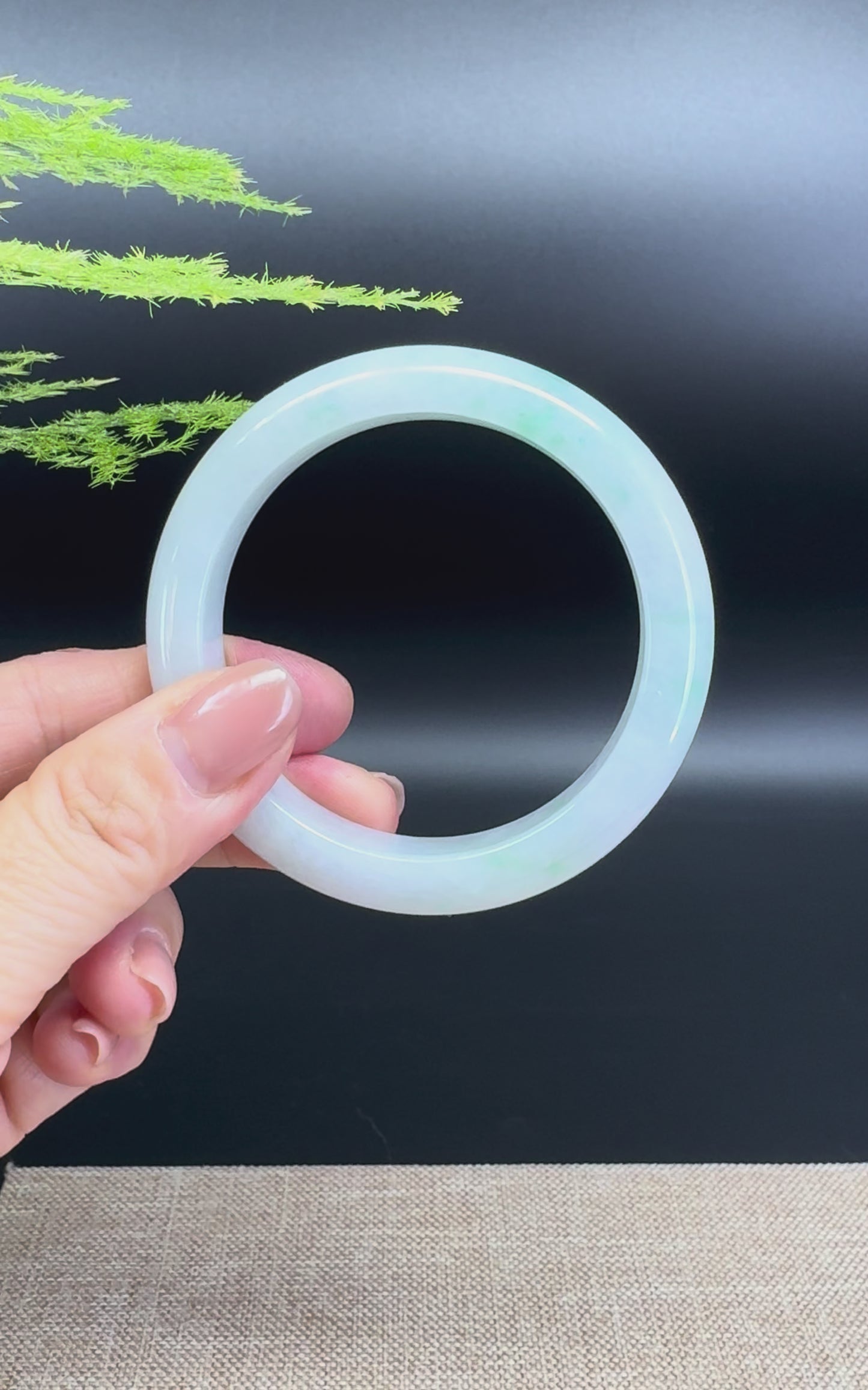 Load and play video in Gallery viewer, Genuine Burmese Green Jade Jadeite Bangle Bracelet (54.4mm)
