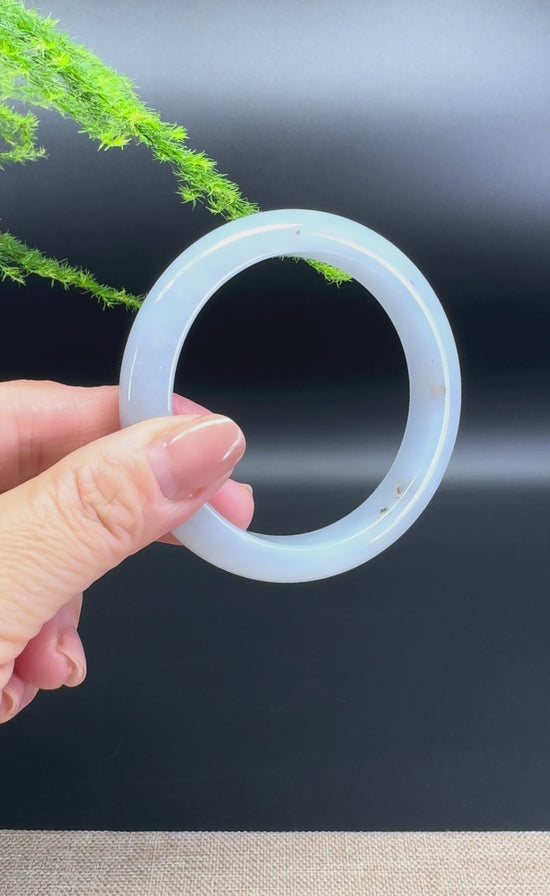 Load and play video in Gallery viewer, Genuine Burmese Icy Lavender Jade Jadeite Bangle Bracelet ( 57.2mm )
