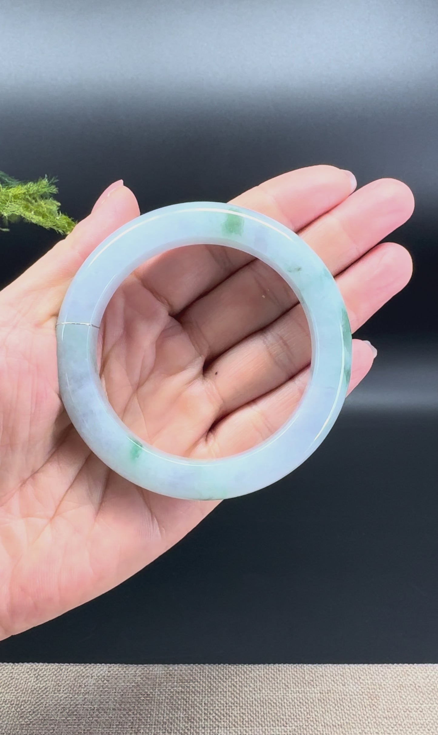 Load and play video in Gallery viewer, Genuine Burmese Green lavender Jade Jadeite Bangle Bracelet ( 56mm )
