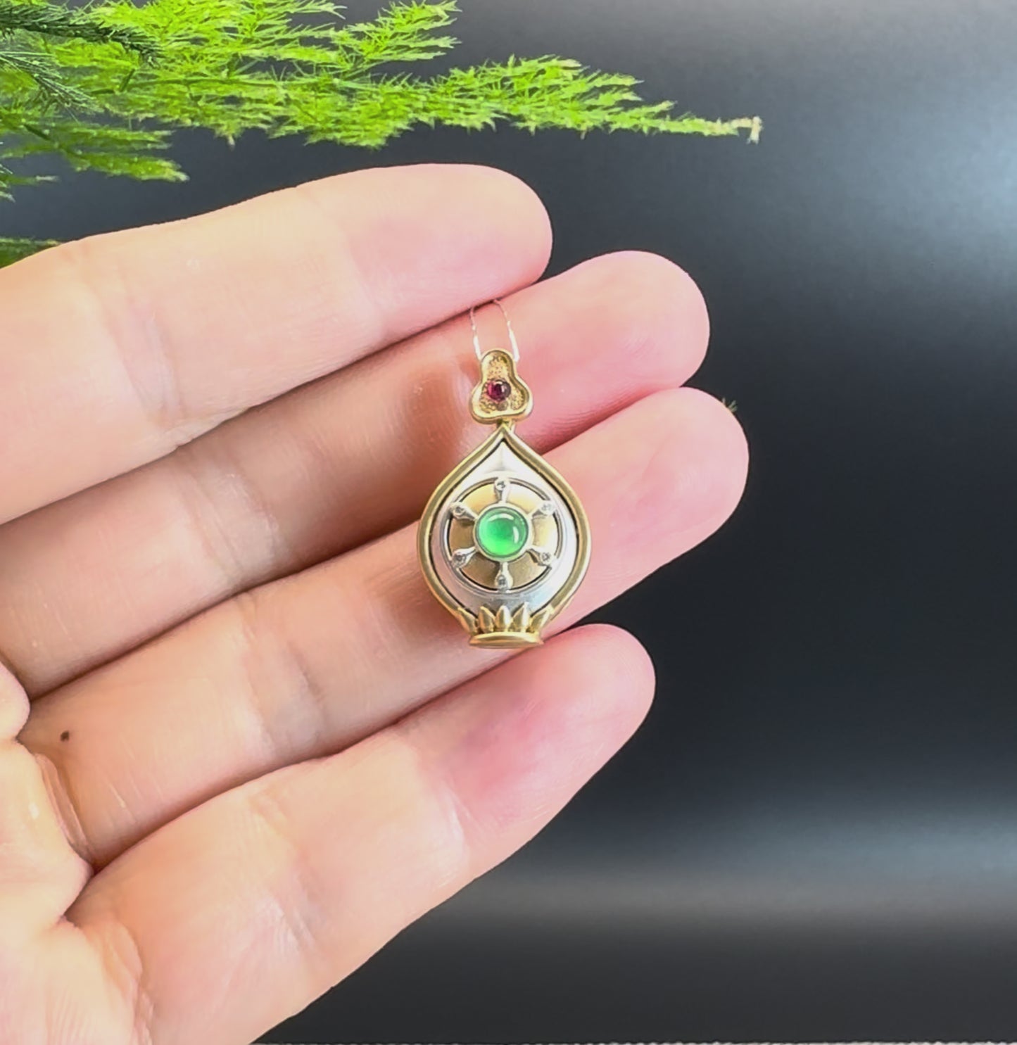 Load and play video in Gallery viewer, RealJade® Droplet Oval Clock Green Jade Diamonds Classic Pendant Necklace
