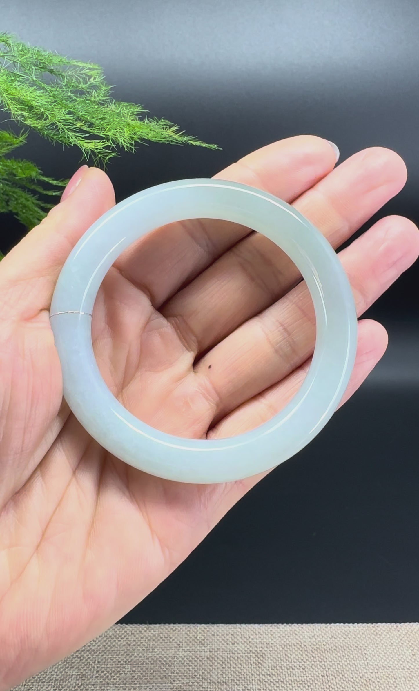 Genuine Burmese Green Jade Jadeite Bangle Bracelet ( 51.3mm )