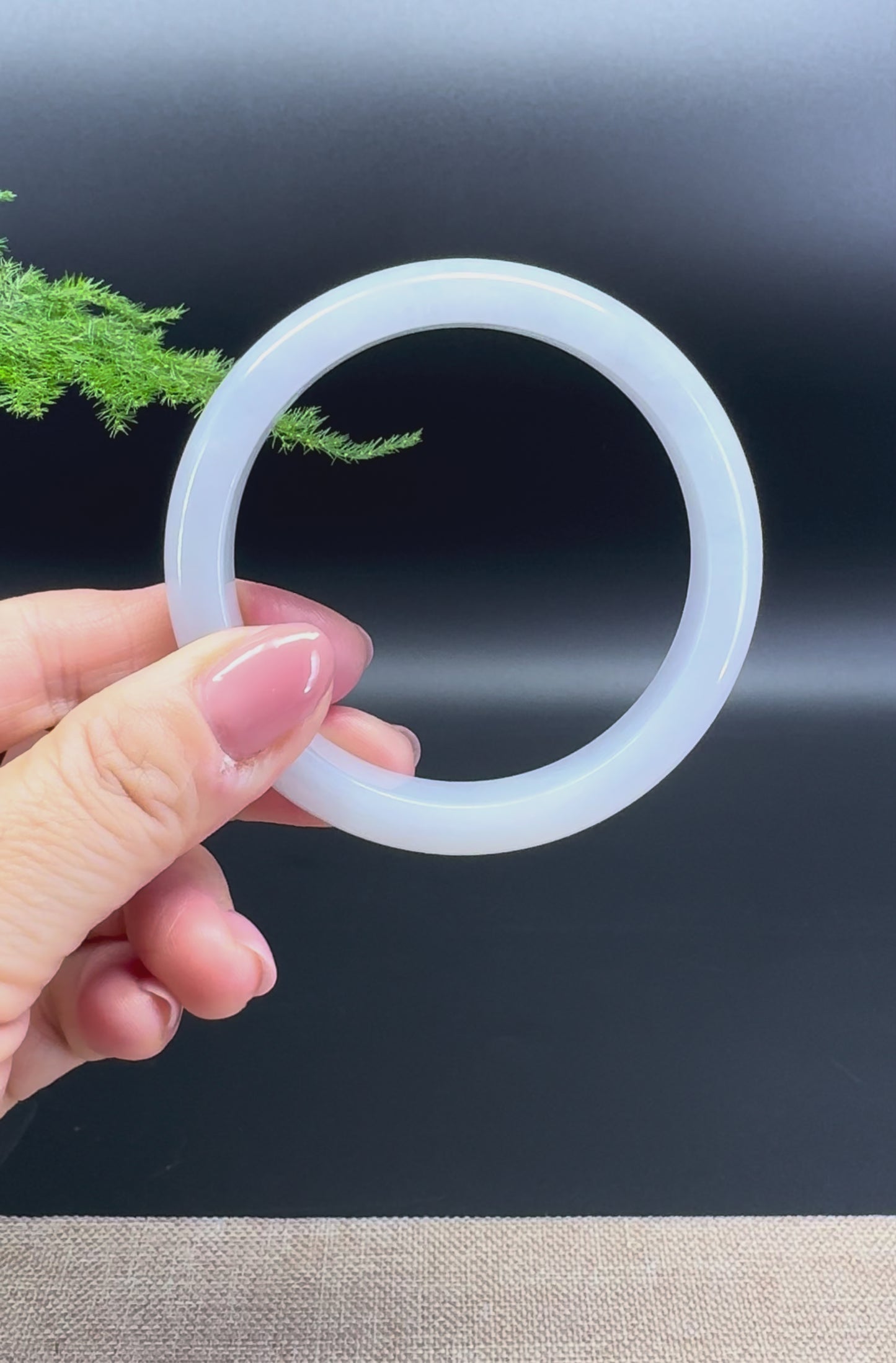 Load and play video in Gallery viewer, Genuine Burmese Icy Lavender Jade Jadeite Bangle Bracelet ( 57.7mm )
