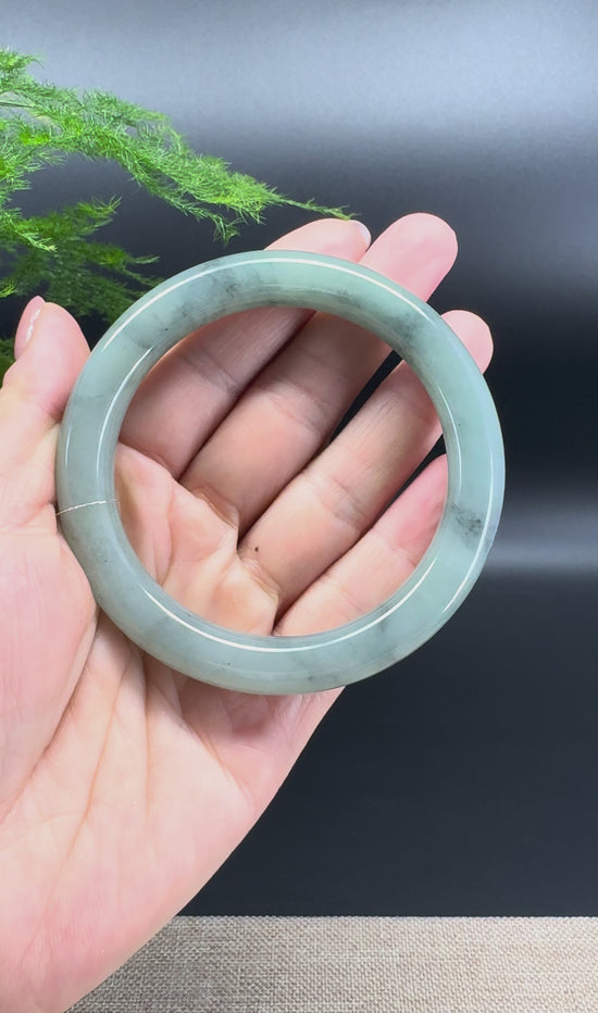 Load and play video in Gallery viewer, Genuine Burmese Blue Green Jade Jadeite Bangle Bracelet ( 59.5mm )
