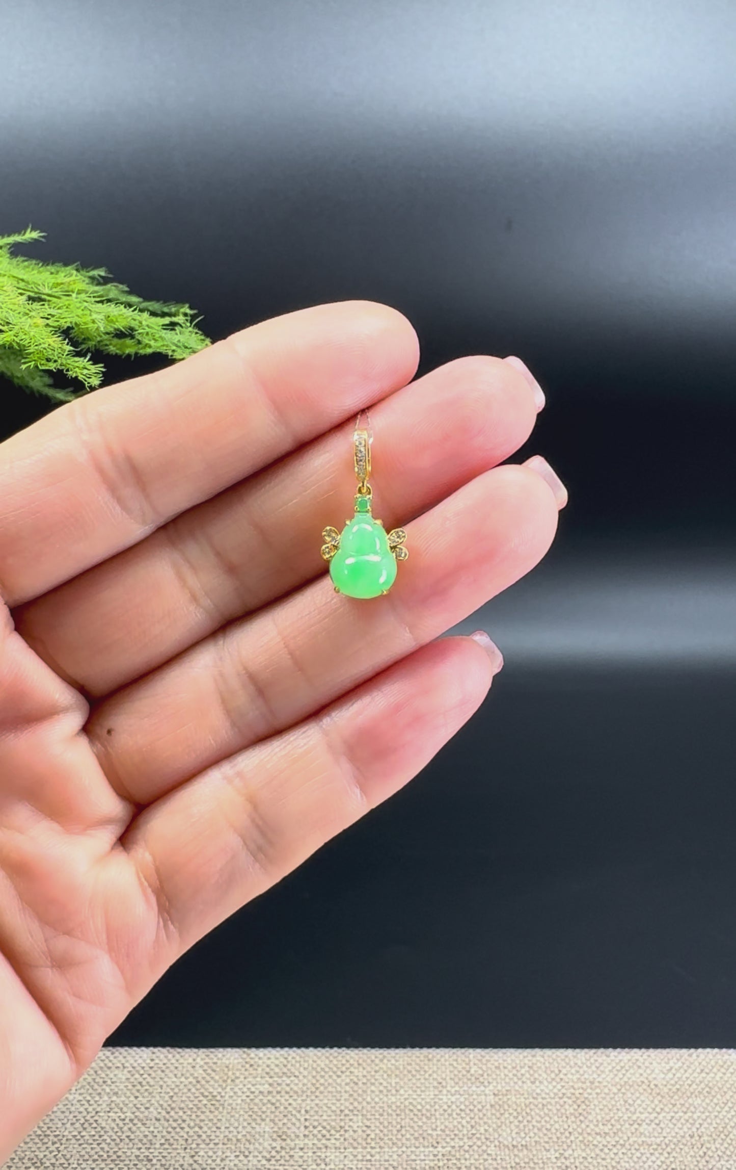 RealJade® Co. Genuine Green Jadeite Jade Mini Hulu Bee Necklace With 18K Yellow Gold