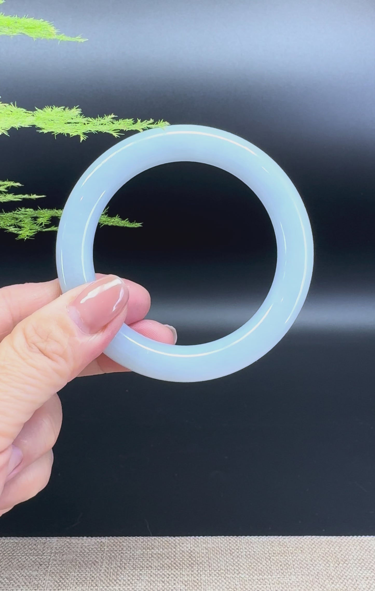 Load and play video in Gallery viewer, Genuine Burmese Icy Jade Jadeite Bangle Bracelet ( 54.8mm )
