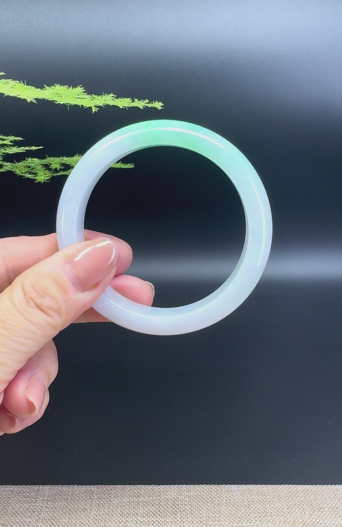 Load and play video in Gallery viewer, Genuine Burmese White Green Jade Jadeite Bangle Bracelet ( 53.2mm )
