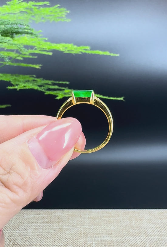 Load and play video in Gallery viewer, RealJade® &amp;quot;Signature Signet&amp;quot; 18K Yellow Gold  Imperial Jadeite Jade Diamonds  Classic Ring
