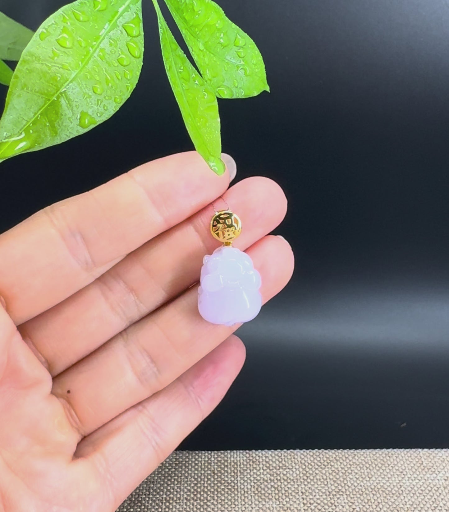 Load and play video in Gallery viewer, 18K Yellow Gold Genuine Icy Lavender Jadeite Jade Lucky Pig Pendant Necklace
