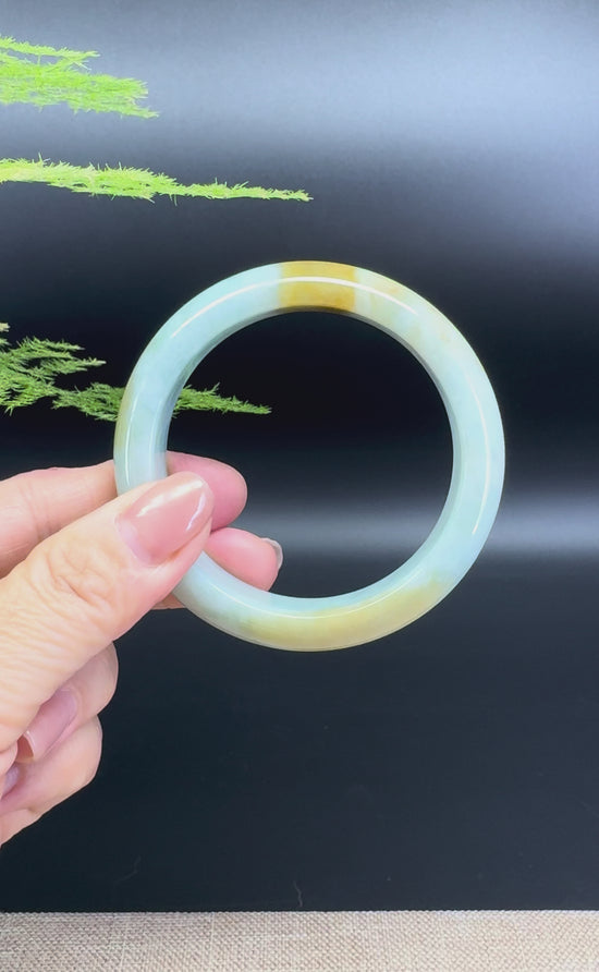 Load and play video in Gallery viewer, Genuine Burmese Icy Yellow Jade Jadeite Bangle Bracelet ( 54.8mm )

