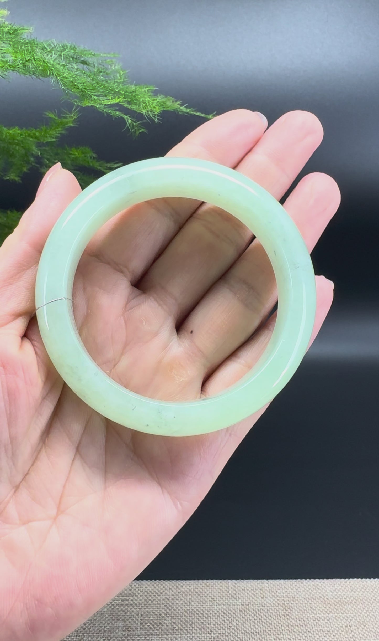 Load and play video in Gallery viewer, Genuine Burmese Green Jade Jadeite Bangle Bracelet (54.5mm)
