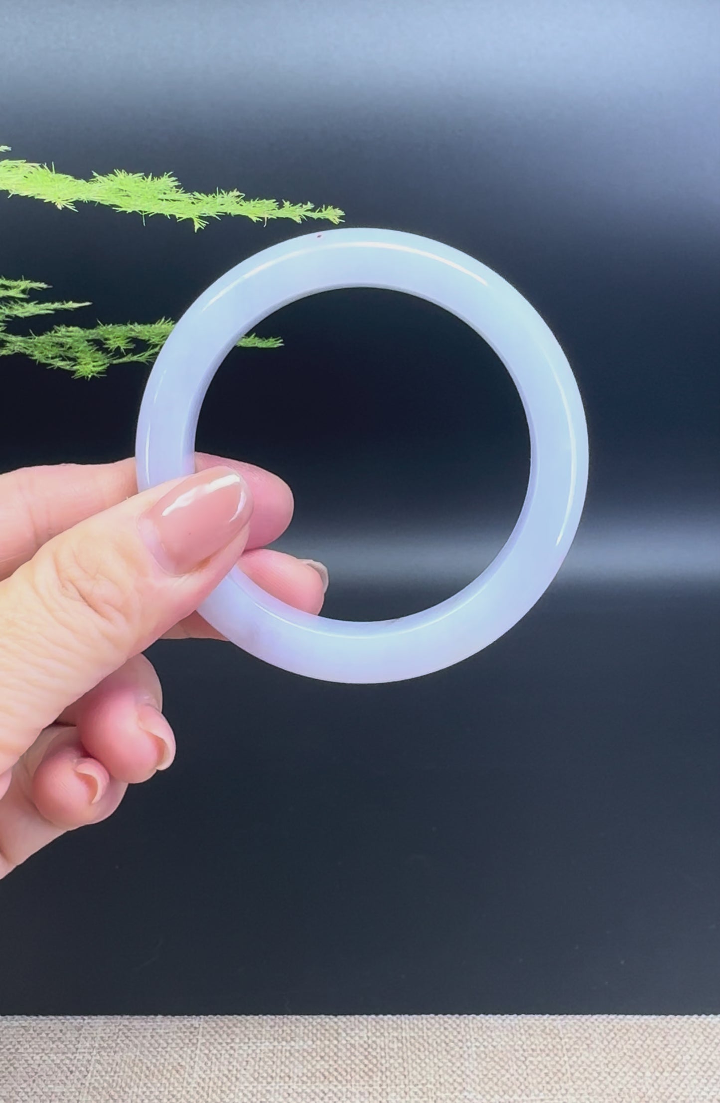 Load and play video in Gallery viewer, Genuine Burmese Lavender Jade Jadeite Bangle Bracelet ( 53.4mm )
