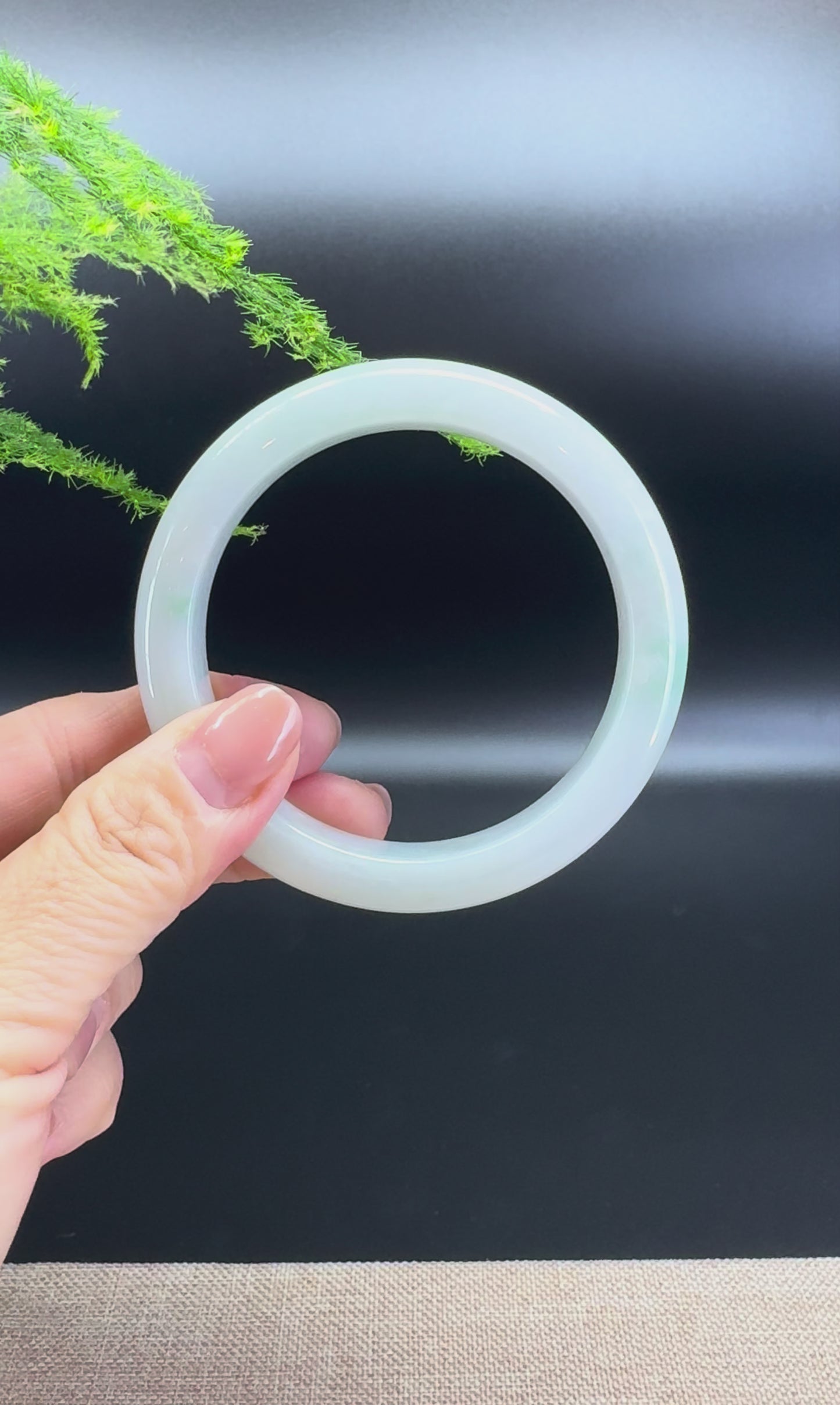 Genuine Burmese Green Jade Jadeite Bangle Bracelet ( 58.7mm )