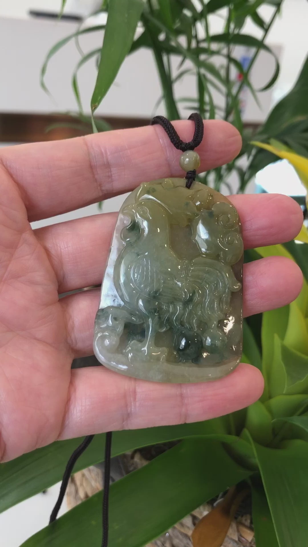 Load and play video in Gallery viewer, RealJade® Co. Natural Honey Yellow Jadeite Jade &amp;quot;Rooster&amp;quot; Pendant Necklace For Men, Collectibles.
