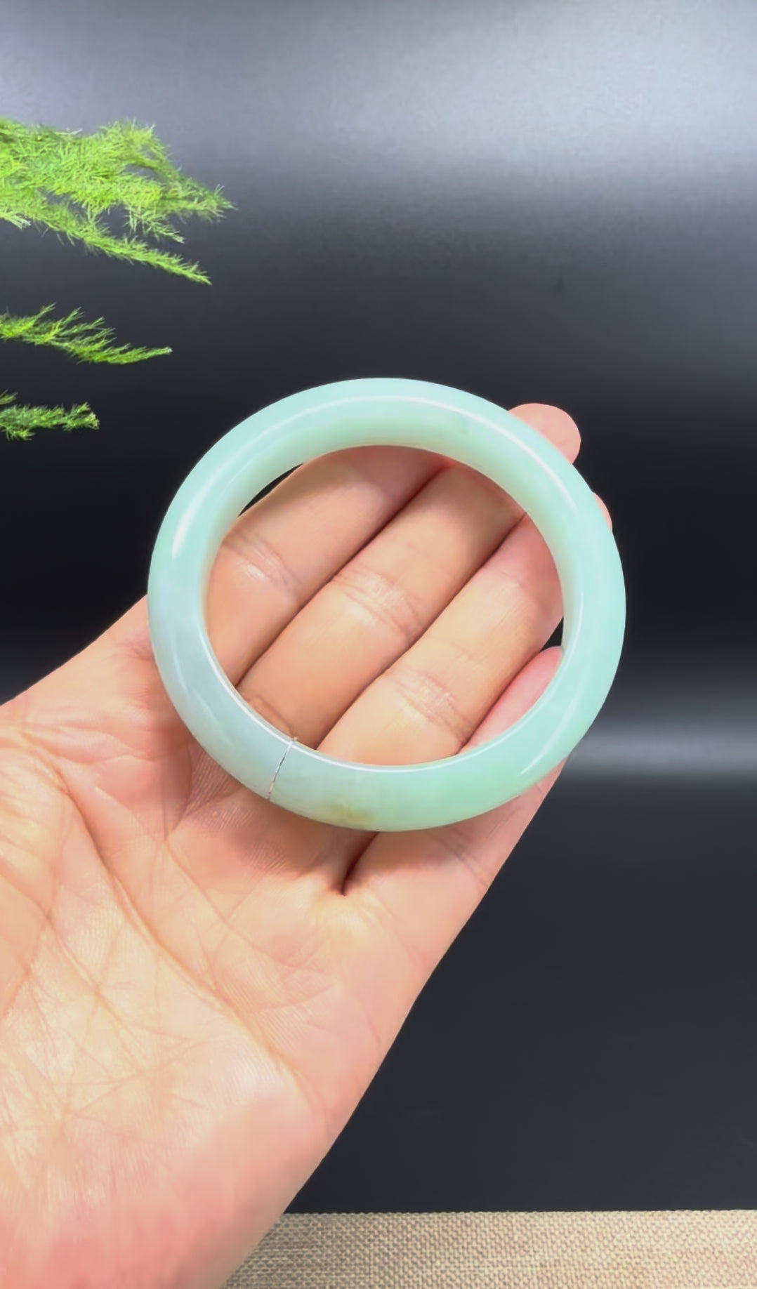 Load and play video in Gallery viewer, Genuine Burmese Green Jadeite Jade Bangle Bracelet (51.7mm)
