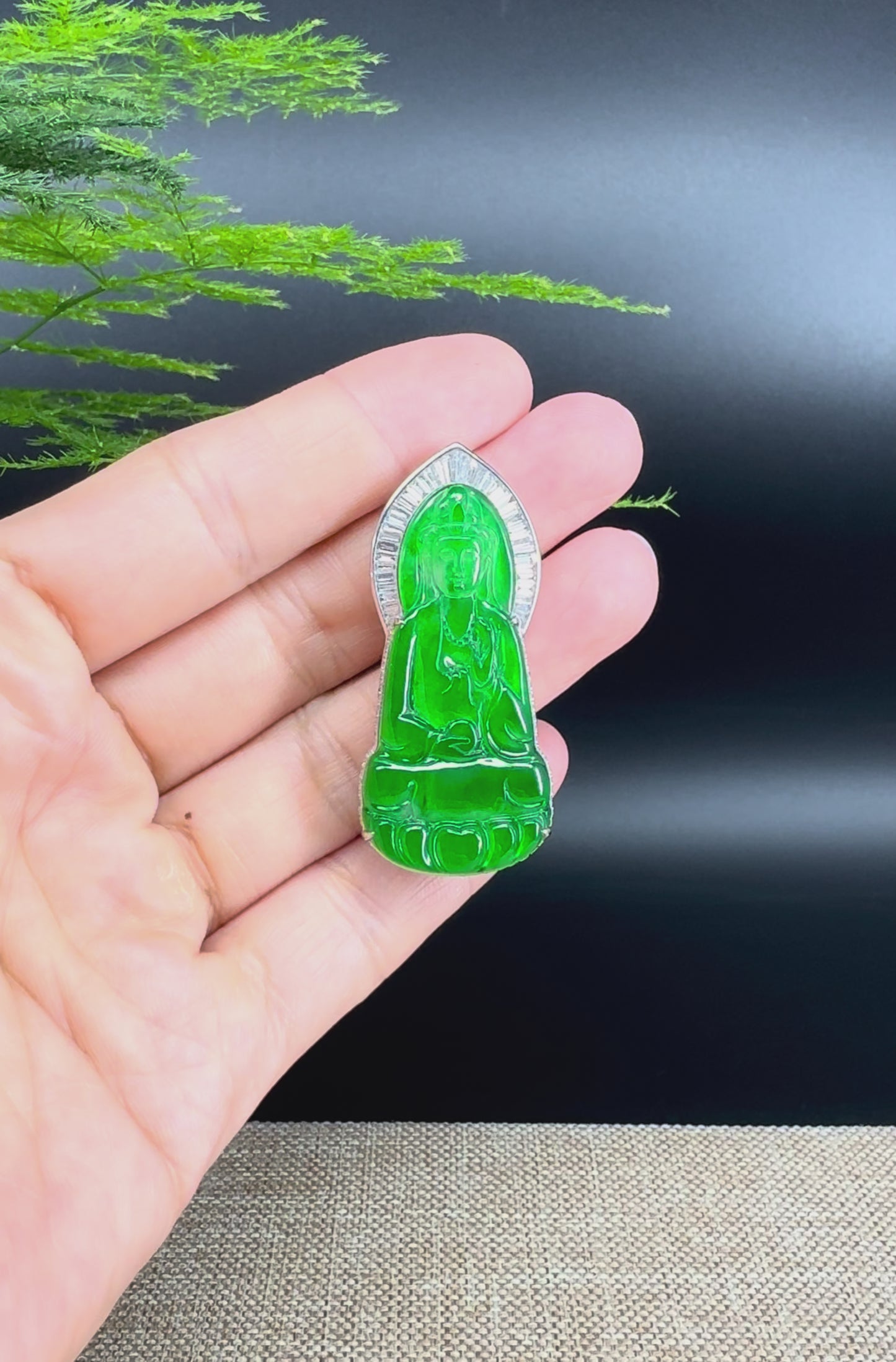 Load and play video in Gallery viewer, High-end 18K White Gold Guatemala Green Jadeite Jade Guanyin Pendant with Diamond
