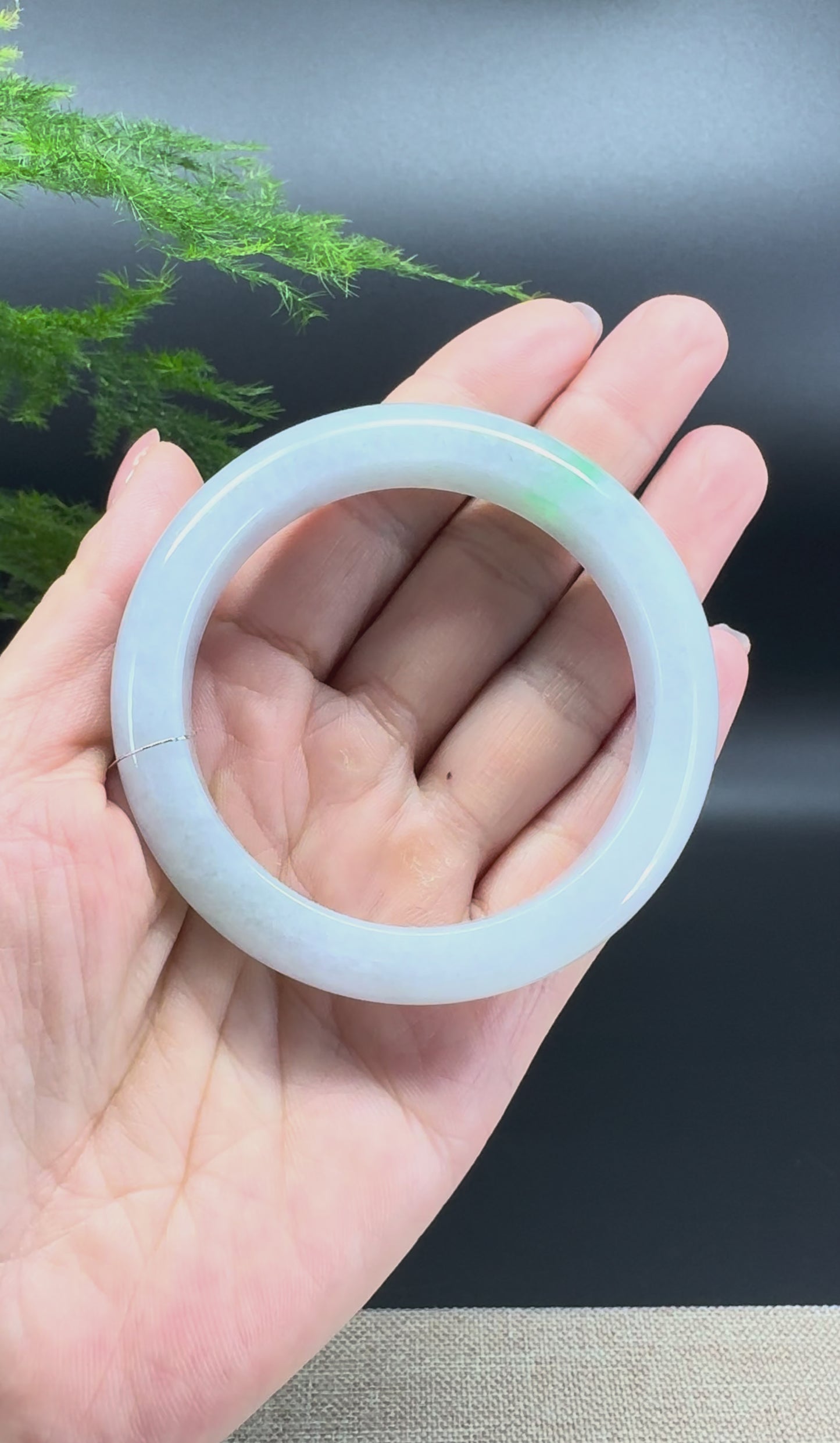 Load and play video in Gallery viewer, Genuine Burmese Light Lavender Green Jade Jadeite Bangle Bracelet ( 54.3mm )
