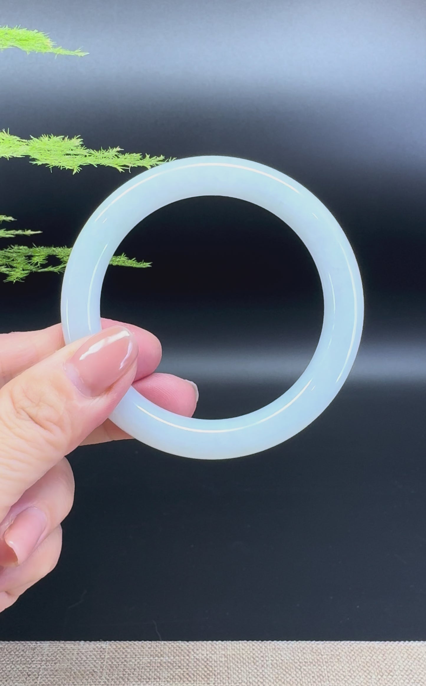 Load and play video in Gallery viewer, Genuine Burmese Icy Jade Jadeite Bangle Bracelet ( 54.8mm )
