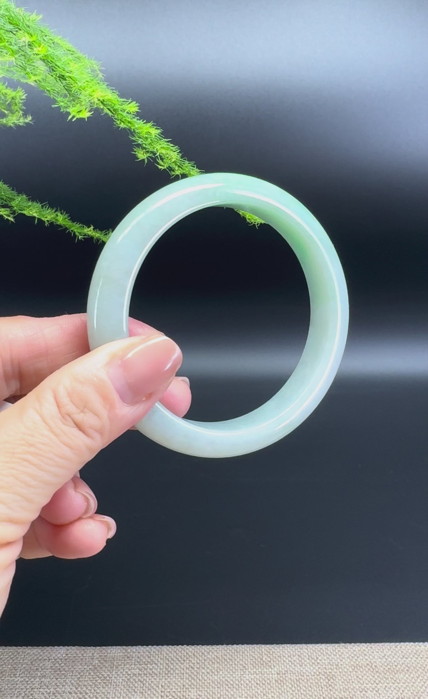 Load and play video in Gallery viewer, Genuine Burmese Apple Green Jade Jadeite Bangle Bracelet ( 57.5mm )
