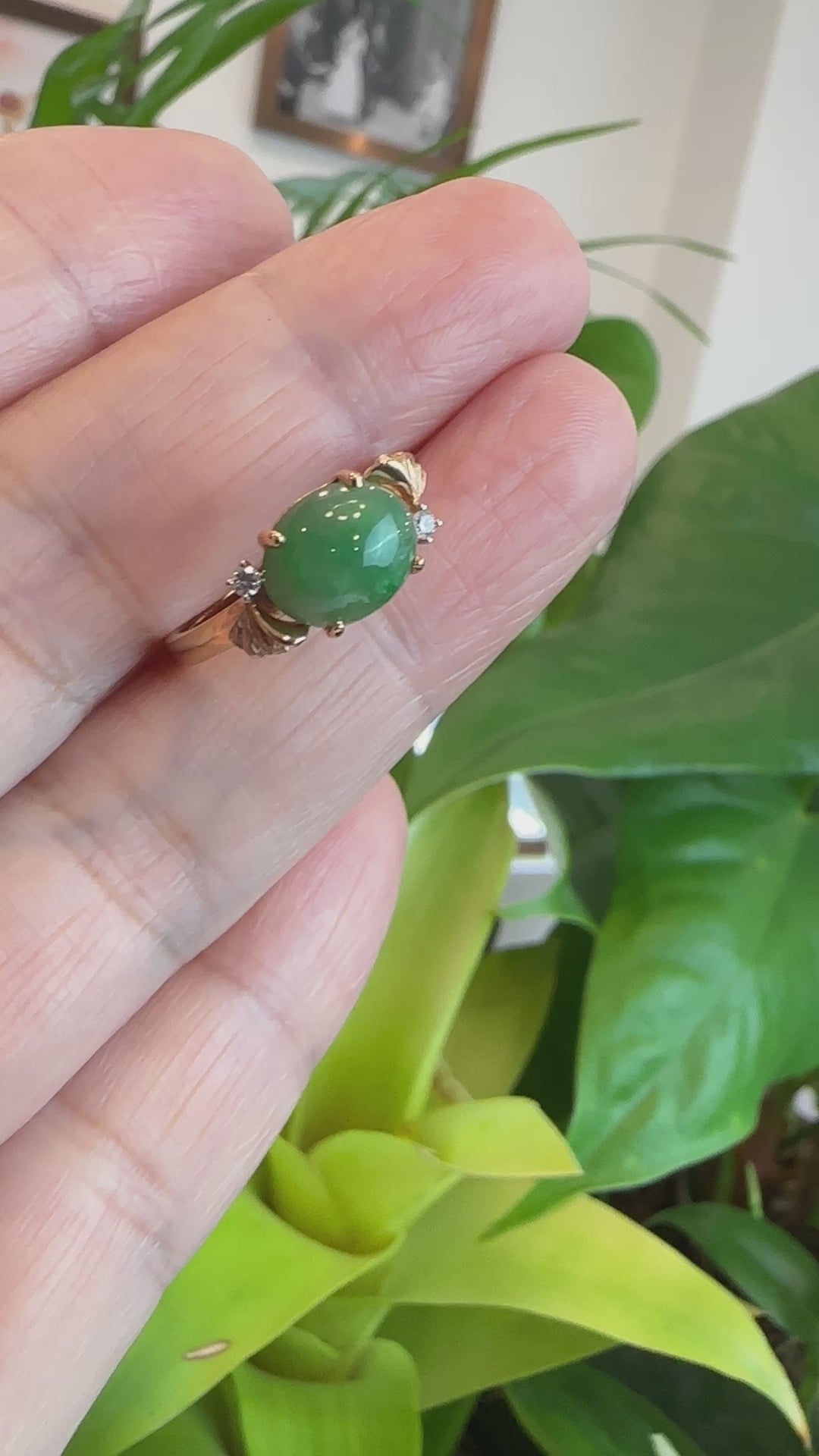 Load and play video in Gallery viewer, RealJade® Double Rose 18k Rose Gold Natural Imperial Green Jadeite Jade Engagement Ring
