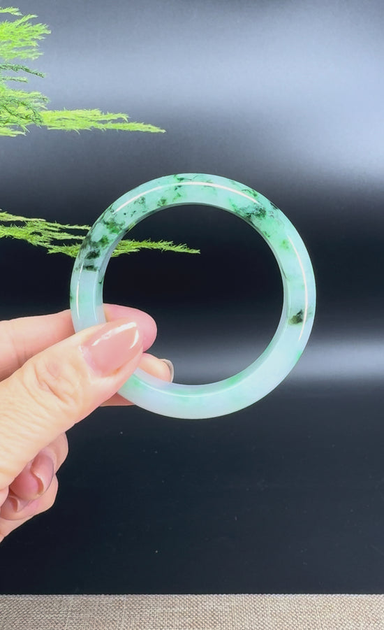 Load and play video in Gallery viewer, Genuine Burmese Green Jade Jadeite Bangle Bracelet ( 53mm )
