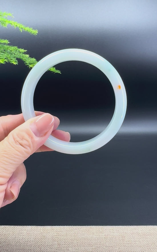 Load and play video in Gallery viewer, Genuine Burmese Green Jade Jadeite Bangle Bracelet ( 59.9mm )
