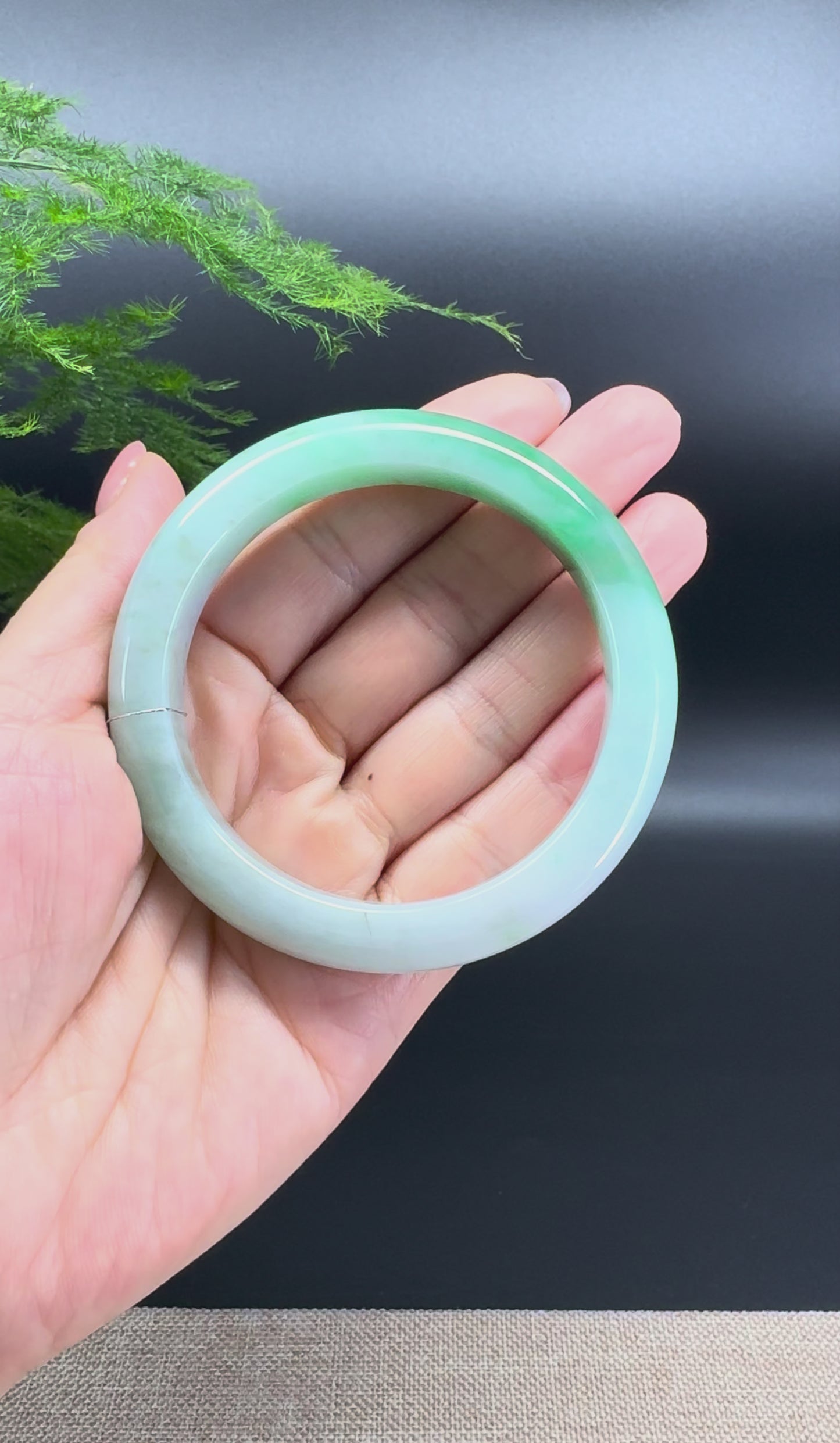 Genuine Burmese Bright Green Jade Jadeite Bangle Bracelet ( 58.4mm )